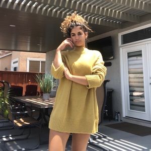 Yellow oversized sweater!